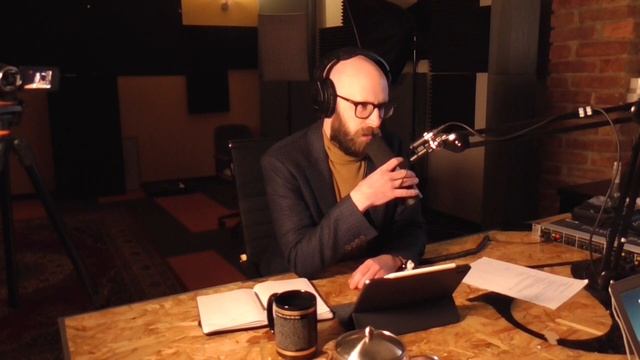 Episode 16: Gerald Ford's Cosmo Cover, Eating Giant Rabbits and More... смотреть онлайн