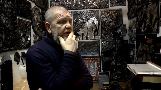 В мастерской художника Игоря Иванова #Игорь_Иванов #Ассамбляж #Мастерская_художника смотреть онлайн