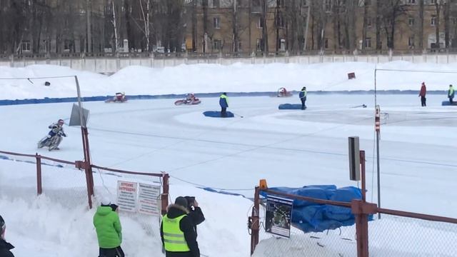 Мотогонки на льду. Финал юниоров. 06.02.2022 смотреть онлайн