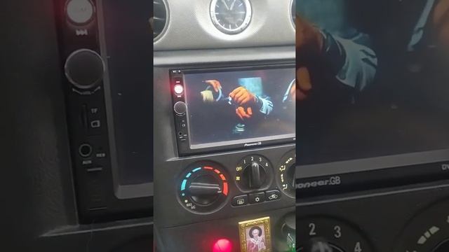 2din магнитола  пионер в Митсубиси аутлендер 1 поколения.