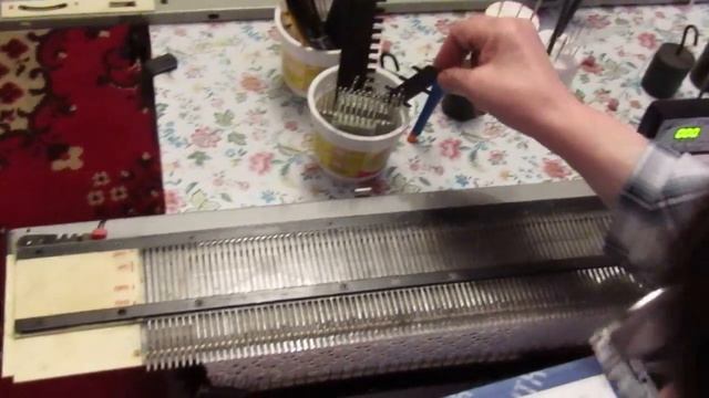 Вязание спицами крючком и на вязальной машине смотреть онлайн