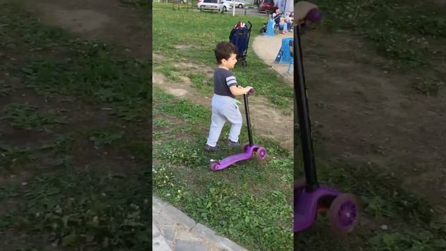 Самокат! Самое любимое занятие!The scooter! The most favorite pastime! смотреть онлайн