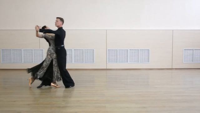 Natural rock turn in Tango | Правый рок-поворот в Танго смотреть онлайн
