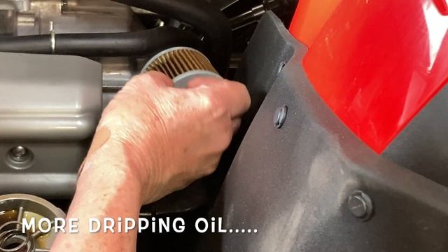 Honda 680 Rincon Oil and Filter Change смотреть онлайн