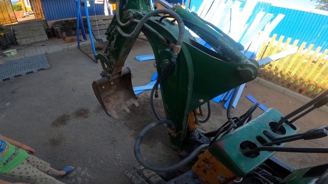 ПЕРЕДЕЛЫВАЮ МАНИПУЛЯТОР В ЭВАКУАТОР ч.2) ЗАПУСТИЛ МИНИ ЭКСКАВАТОР КУБОТА!!! смотреть онлайн