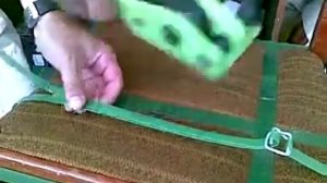 Упаковка с помощью проволочной пряжки и натяжителя!