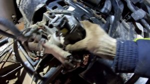 Начало капиталки  квадра cf moto x8 Снимаем пластик все остальное и достаем двигатель