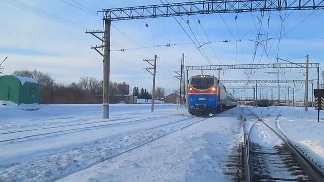 Тепловоз ТЭ33А-0215 с поездом №072Ц Москва - Астана смотреть онлайн
