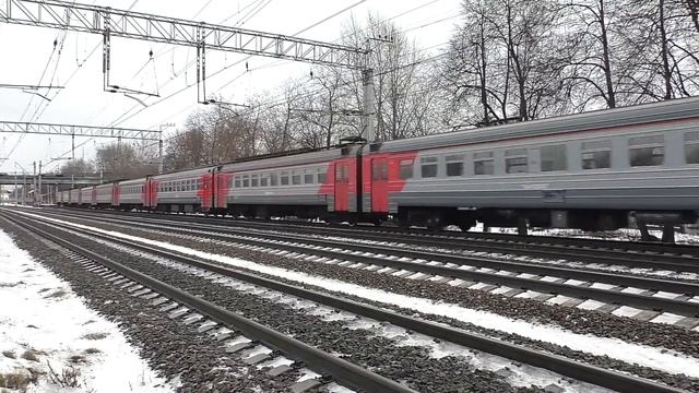 Электропоезд ЭД4М-0200 (ТЧ-7) пригородный поезд №6117 Голутвин - Москва. смотреть онлайн