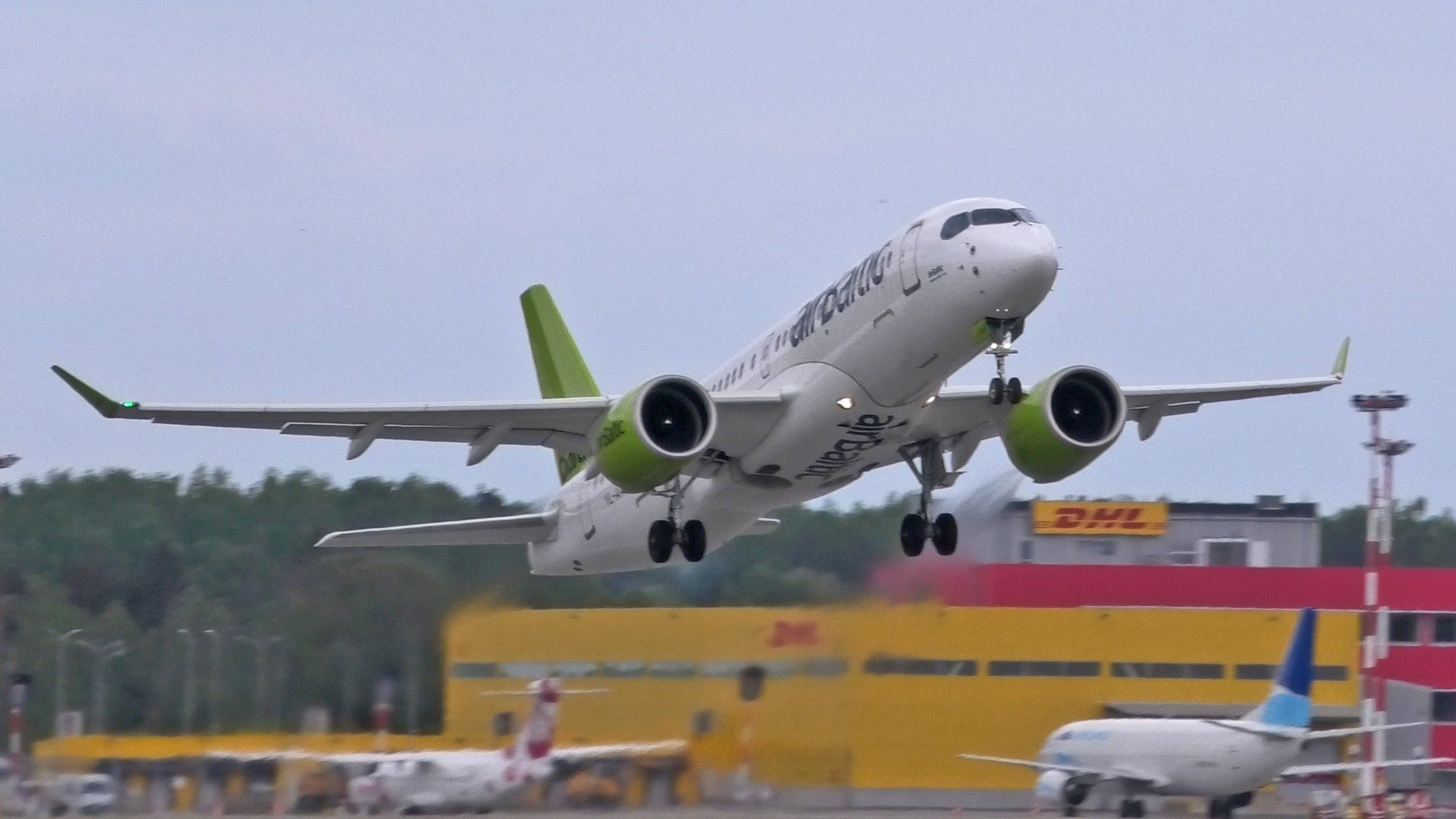 Споттинг 2-летней выдержки. RIX airport смотреть онлайн
