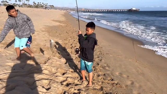 Surf fishing with my Boys смотреть онлайн