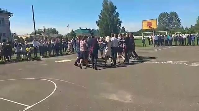 Прощальный вальс с учителями смотреть онлайн