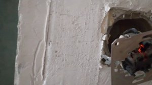 Почему Светодиодные ЛАМПОЧКИ Моргают Или Немного СВЕТЯТСЯ При Выключенном ВЫКЛЮЧАТЕЛЕ
