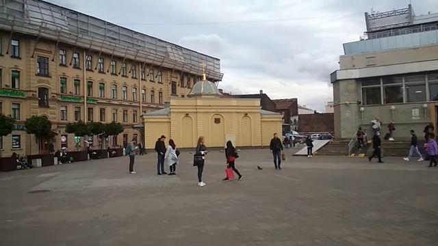 ХОРОШО У НАС НА СЕННОЙ смотреть онлайн