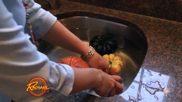 How to Make Your Pumpkins Last Longer This Fall смотреть онлайн