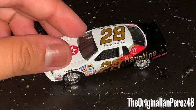 Davey Allison’s 1988 Havoline Motor Oils Ford Thunderbird (NASCAR 1/64 Diecast Review) смотреть онлайн