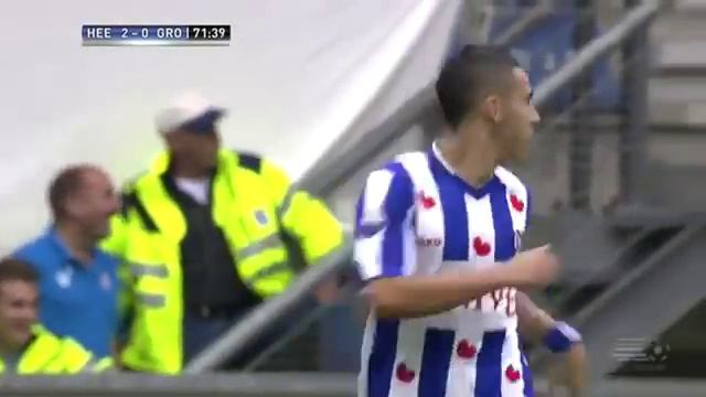 Oussama Assaidi AMAZING GOAL! смотреть онлайн