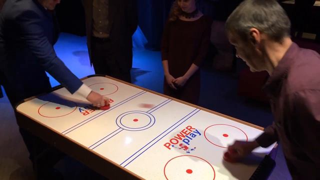 Аэрохоккей смотреть онлайн