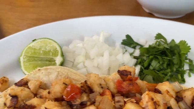 Мексика ! Идеальная Жизнь ! Интересная и вкусная еда . Отдых и ПМЖ Обзор местной еды смотреть онлайн