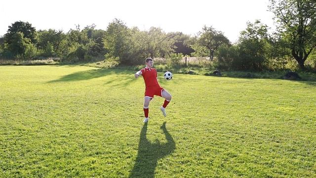 Челендж №9 | Як навчитися жонглювати футбольний мяч | Как научиться жонглировать футбольный мяч| смотреть онлайн