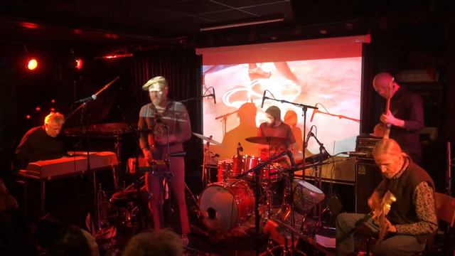 Zilverzurf-Mantra Sessions Nefertiti Gothenburg IPhone8+ Shure MV88 Condencer Microphone f IOS смотреть онлайн