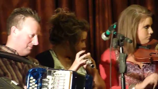 Clifden Traditional Music Festival (Clifden Trad Festival) Opening Night 2010 смотреть онлайн