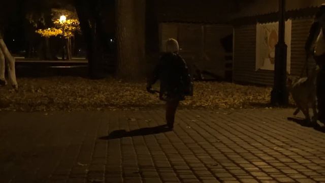 ПРАНК! ЧЕЛОВЕК В КОРОБКЕ/ РЕАКЦИЯ ЛЮДЕЙ/ СПРЯТАЛСЯ В ЛЕСУ смотреть онлайн