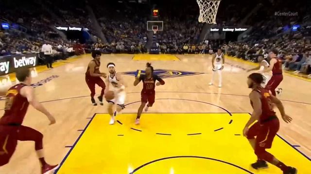 Klay Thompson Throws Down Poster Dunk And Three Pointer In First Game Back смотреть онлайн