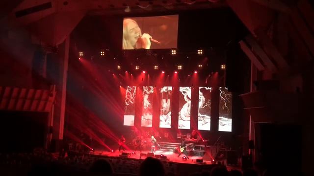 Varpunen jouluaamuna - Raskasta joulua / Heavy Christmas @ Tampere-talo, Finland смотреть онлайн