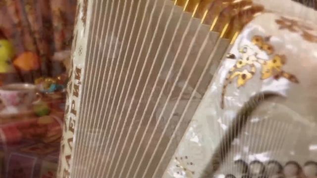 "Ромашки спрятались". Поёт Валерий Сёмин-группа "Белый день" смотреть онлайн