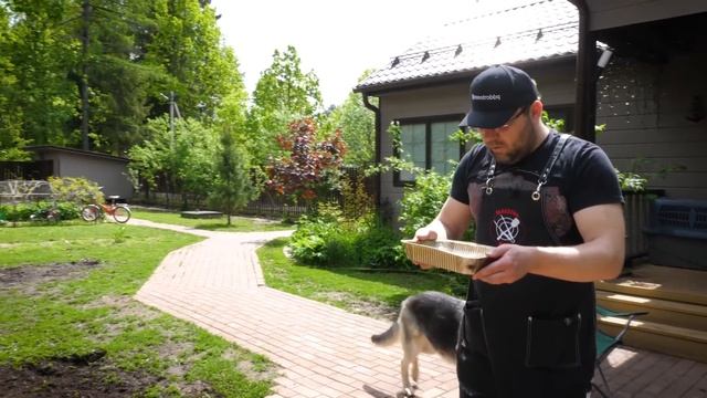 Брискет на угольном гриле с отсекателем.weber connect. Кукурузные лепешки с брискетом. Копчение. смотреть онлайн