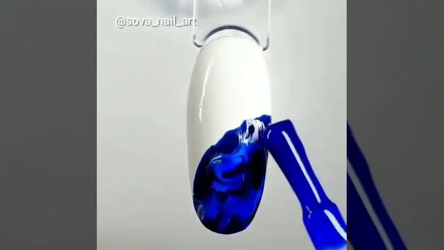 МАНИКЮР Синий Мрамор С Золотом смотреть онлайн
