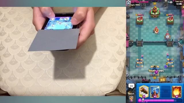 Playing Clash Royale with Half my Screen Covered… смотреть онлайн