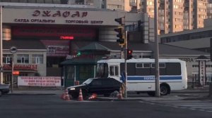 Продолжение тонированного полицейского автобуса