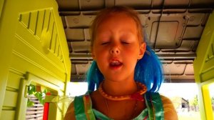 Амелька Шайн превратила маму в Шиммер, а затем уменьшила себя и маму! Волшебные браслеты!