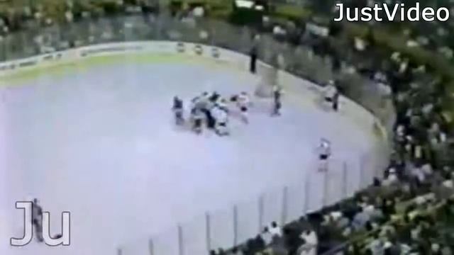 Хоккей, артерия порвана у хоккеиста #Спорт #Хоккей смотреть онлайн