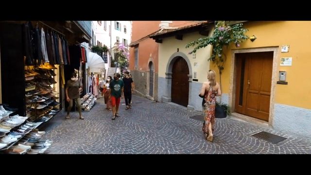 Италия, озеро Гарда, Лимоне-суль-Гарда ( Limone sul Garda ) - 09 2020 смотреть онлайн