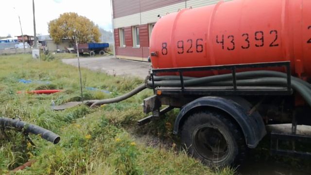 Говновоз зил работа на выходных смотреть онлайн