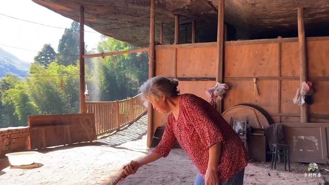 探访“水帘洞”人家，五代人在此居住上百年，真正的世外桃源！【乡村阿泰】 смотреть онлайн