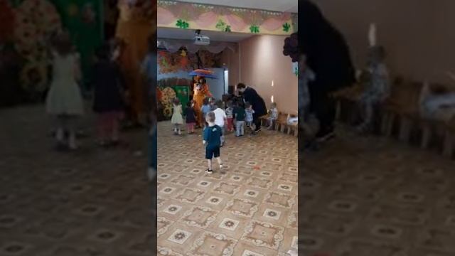 Игра " Прогулка и дождик " смотреть онлайн