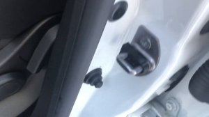 Рено Дастер 2021. Демпферы замков дверей и смазка Антискрип.