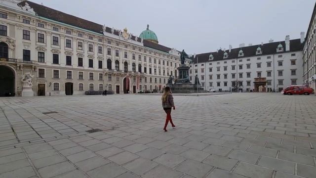 Granate Styling, Walking In Public, #Vienna City Centre, #Hofburg,thigh High Boots,shorts,high Heel