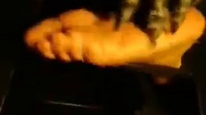 leopard lady tickle feet with long nails~