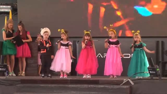 Kinder Mix Show - "Муравей" смотреть онлайн