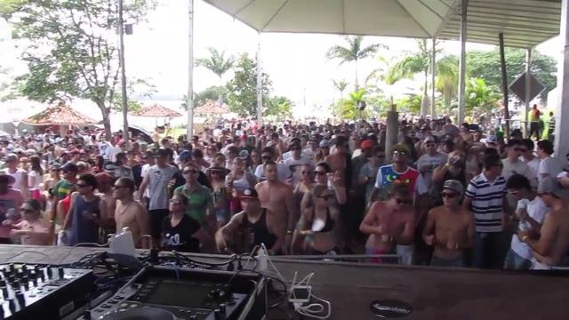 Laika & Strelka @ Out Festival Bauru / Brazil