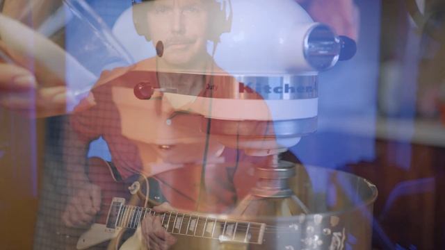 Music Cakes with Whipped cream, Cooking. 4K Panasonic S1 camera. смотреть онлайн