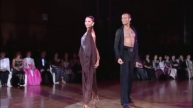 Slavik Kryklyvyy & Anna Melnikova - Rumba (WSSDF2010) смотреть онлайн
