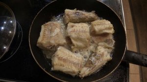 МИНТАЙ, самый простой рецепт  Минтай с луком жареный тушеный на сковороде