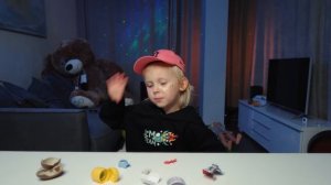 ВАСИЛИСА КУКОЯКА, ДЕНИС КУКОЯКА И ЛЕНА КУКОЯКА ПОКАЗЫВАЮТ ЛЮБИМЫЕ ВЕЩИ!