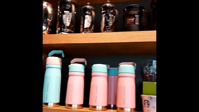 Starbucks. Старбакс. Адрес: 10 8 TukCom Pattaya, S Pattaya Rd, Паттайя, Чонбури, Таиланд смотреть онлайн
